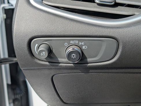 Used 2022 Chevrolet Malibu LT image 21