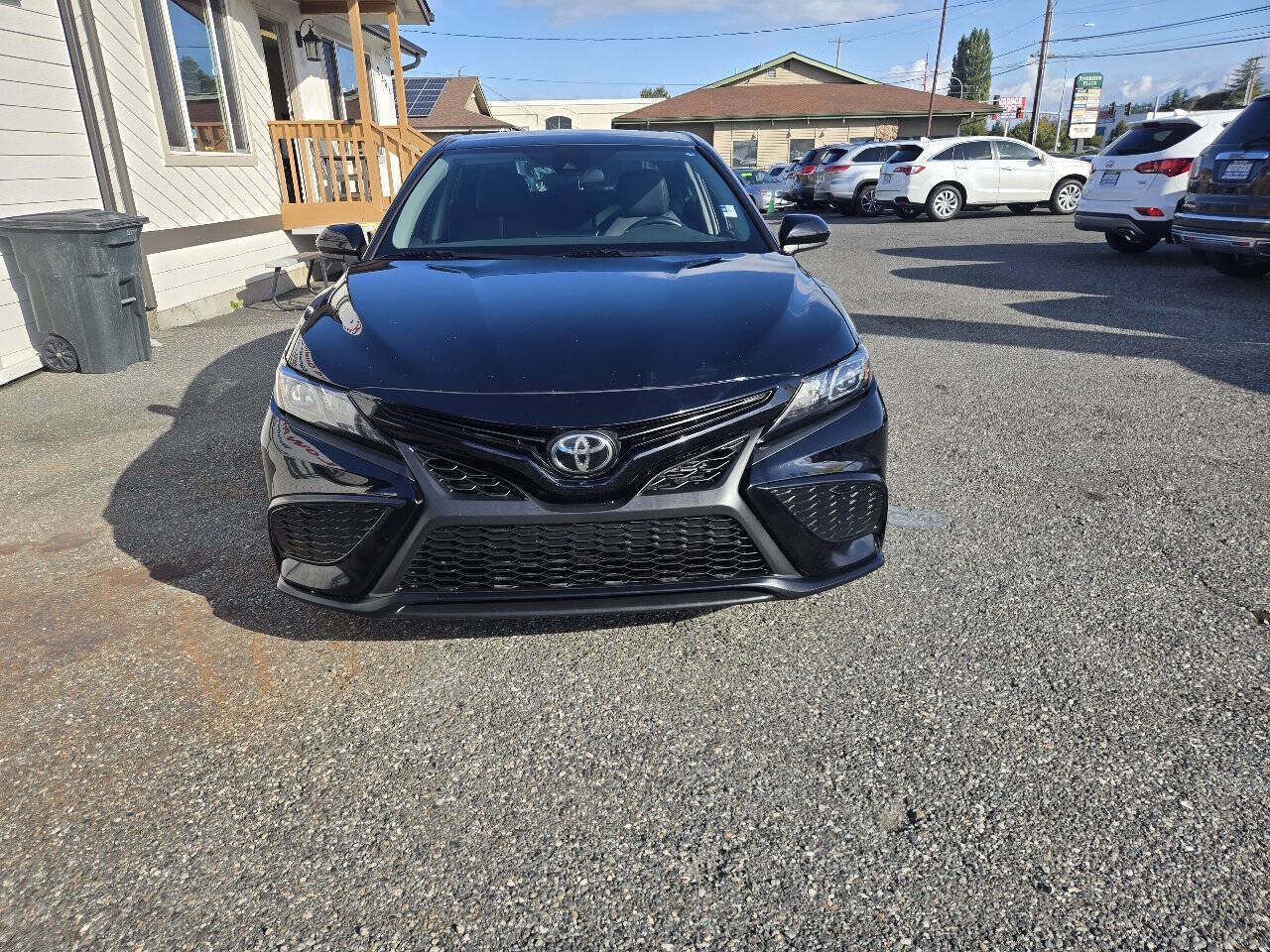 Used 2021 Toyota Camry SE w/ Carpet Mat Package (TMS) FWD image 3
