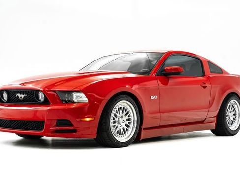 Used 2013 Ford Mustang GT RWD image 7