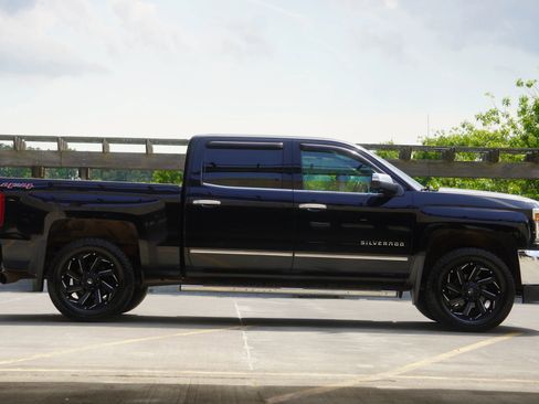 Used 2017 Chevrolet Silverado 1500 LTZ w/ Sport Package AWD/4WD image 16