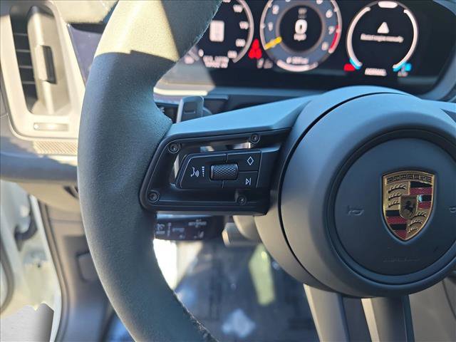 Used 2025 Porsche Cayenne Turbo GT AWD/4WD image 17