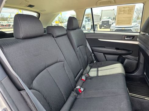 Used 2010 Subaru Outback 2.5i Premium AWD/4WD image 27