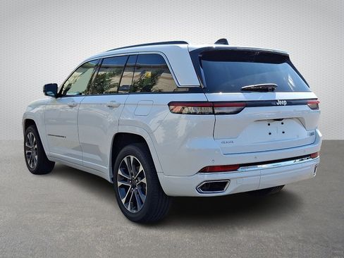 Certified 2025 Jeep Grand Cherokee Overland w/ Adv Protech Group III AWD/4WD image 4