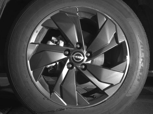 Used 2025 Nissan Rogue SV FWD image 12