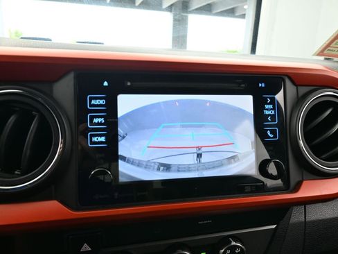 Used 2019 Toyota Tacoma TRD Off-Road image 20