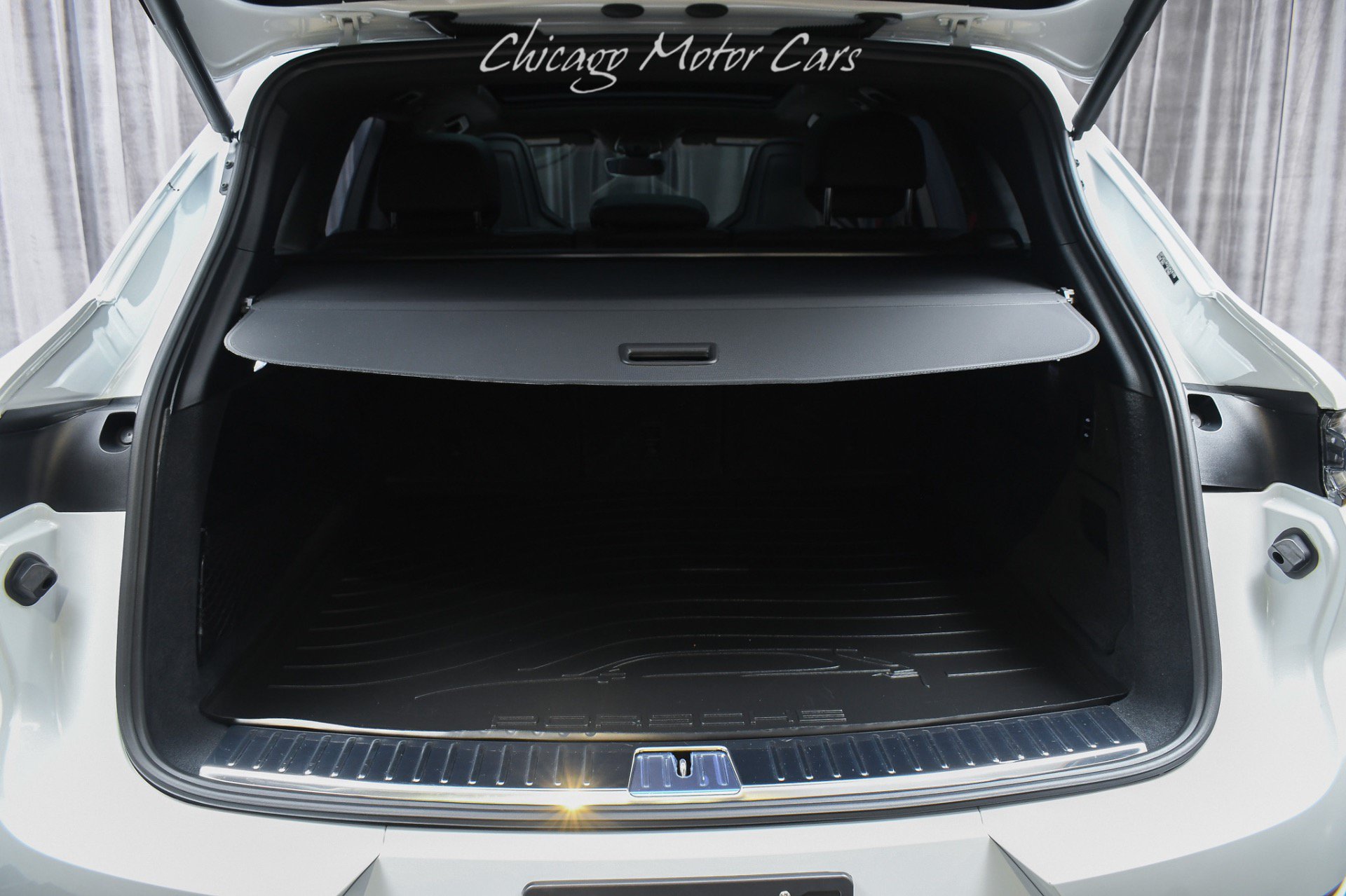 Used 2025 Porsche Cayenne GTS AWD/4WD image 31