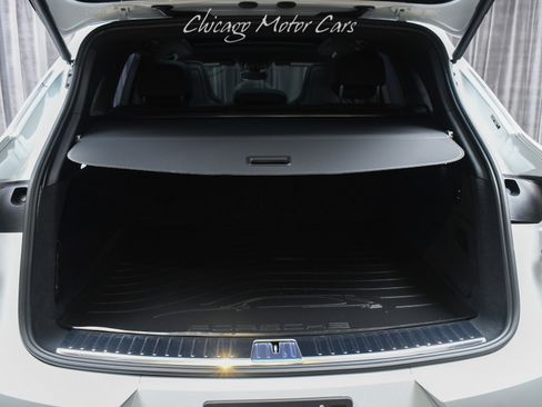Used 2025 Porsche Cayenne GTS AWD/4WD image 31