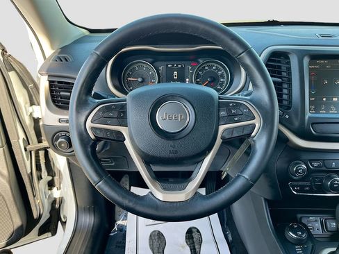 Used 2015 Jeep Cherokee Latitude image 11