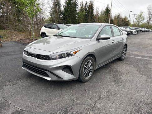 Certified 2023 Kia Forte LXS FWD image 3