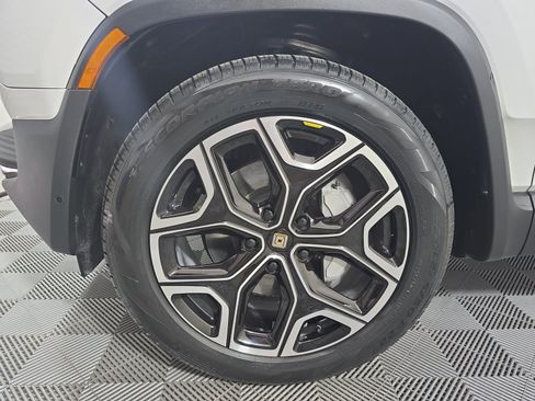 Used 2024 Rivian R1S Adventure Dual AWD/4WD image 9