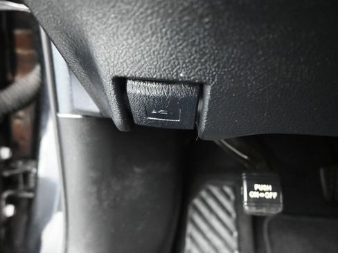 Used 2016 Toyota Camry SE w/ Protection Package (Q2) FWD image 26