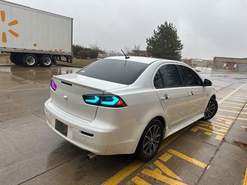 Used 2017 Mitsubishi Lancer ES image 3