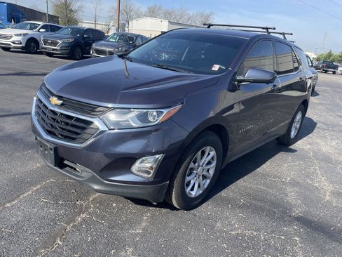 Used 2018 Chevrolet Equinox LT image 2