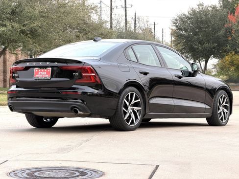 Used 2020 Volvo S60 T5 Momentum image 13