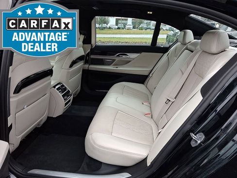 Used 2016 BMW 750i xDrive image 13