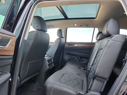 New 2026 Volkswagen Atlas SE image 12