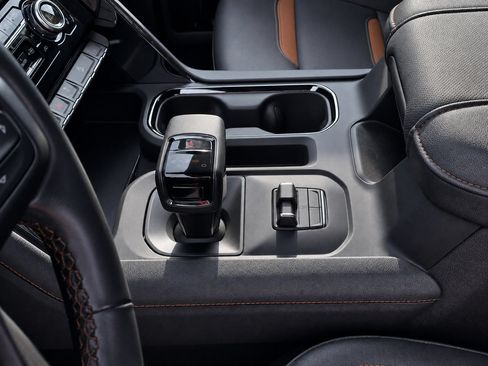 Certified 2025 GMC Sierra 1500 AT4 w/ AT4 Premium Package AWD/4WD image 24