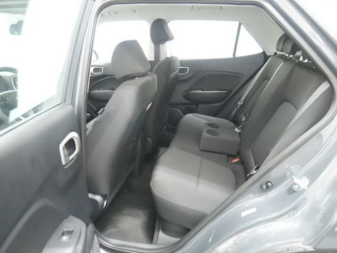 Used 2026 Hyundai Venue SE FWD image 16