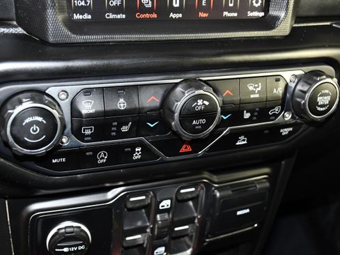 Used 2021 Jeep Gladiator Overland AWD/4WD image 34