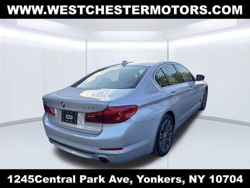 Used 2019 BMW 530i xDrive w/ Convenience Package AWD/4WD image 4