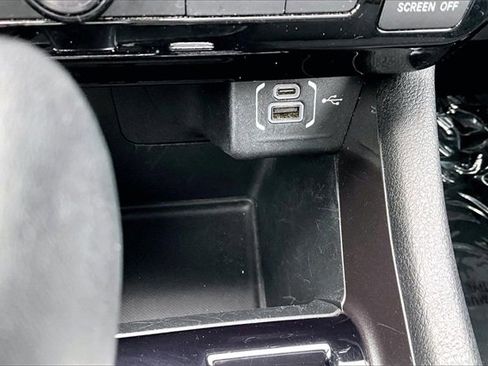 Used 2024 Jeep Compass Latitude image 15