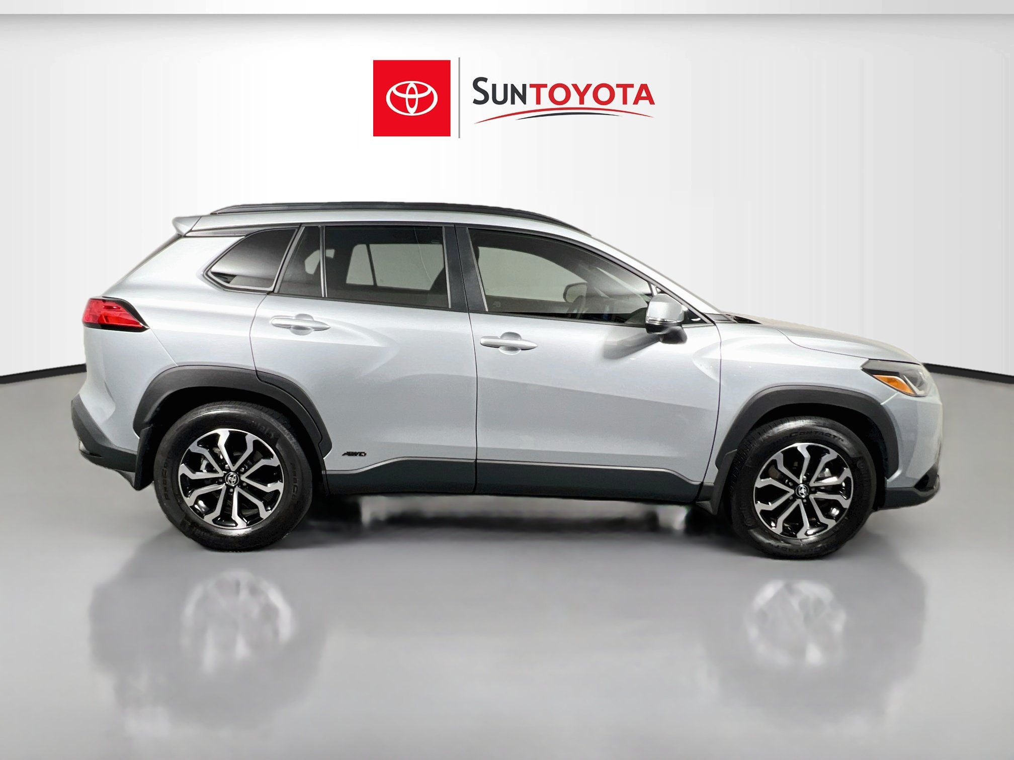 Used 2024 Toyota Corolla Cross AWD Hybrid image 2