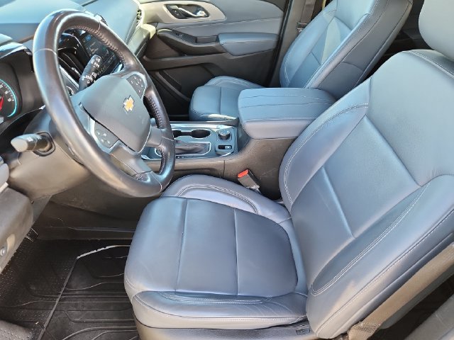 Used 2021 Chevrolet Traverse LT w/ LT Premium Package AWD/4WD image 14