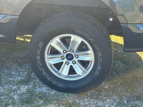 Used 2018 Ford F150 XLT AWD/4WD image 14