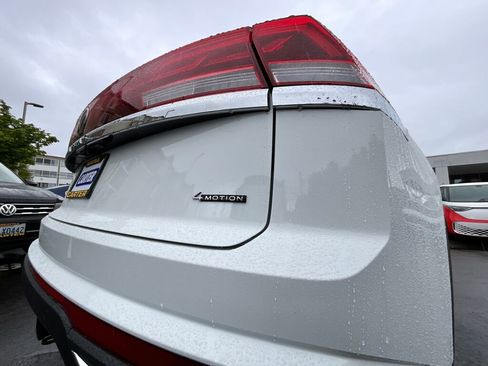 New 2025 Volkswagen Atlas Cross Sport SE image 8