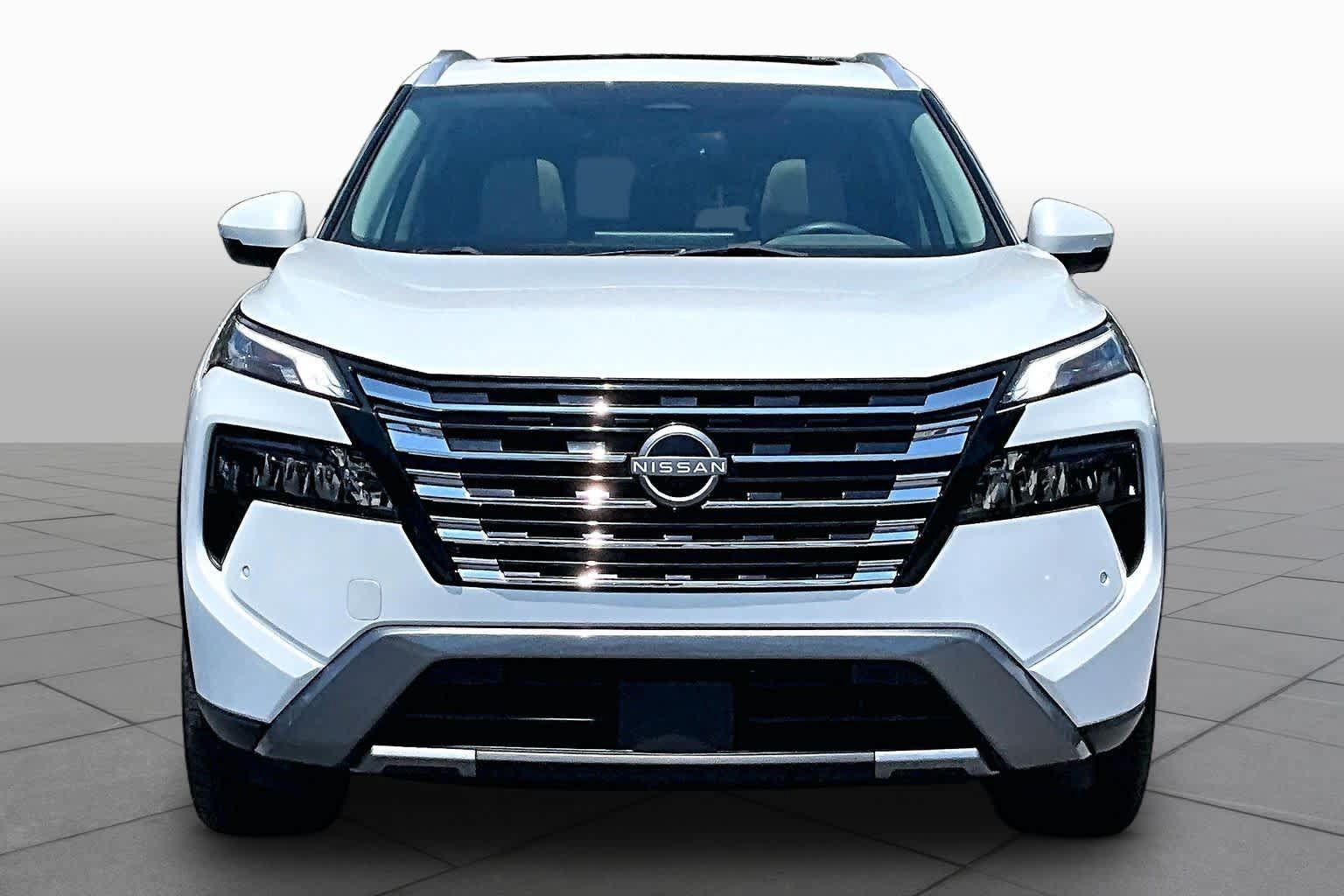 Used 2024 Nissan Rogue SL w/ SL Premium Package FWD image 4