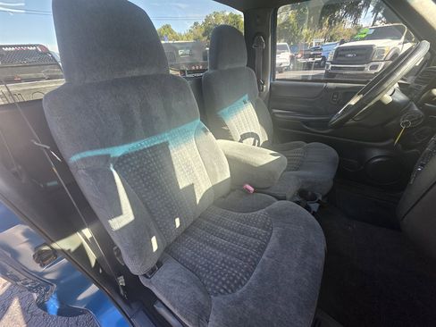 Used 2000 Chevrolet S10 Pickup LS w/ Preferred Equipment Group image 16