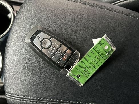 Used 2018 Ford Edge SEL w/ Equipment Group 201A image 12