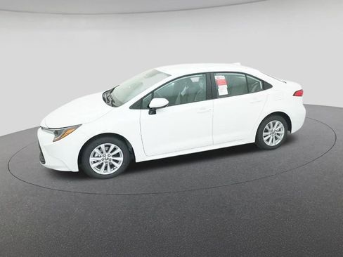 New 2026 Toyota Corolla LE image 2