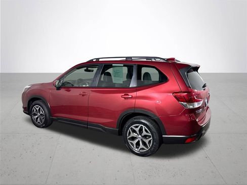 Used 2023 Subaru Forester Premium image 8
