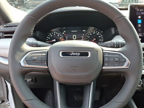 Certified 2025 Jeep Compass Limited AWD/4WD image 28