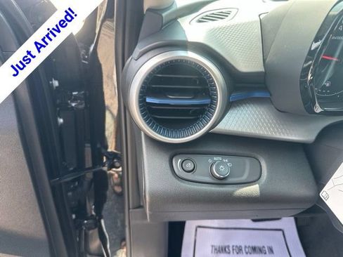 New 2026 Chevrolet Trax LS w/ LS Convenience Package FWD image 18