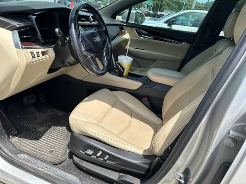 Used 2018 Cadillac XT5 Premium Luxury AWD/4WD image 4