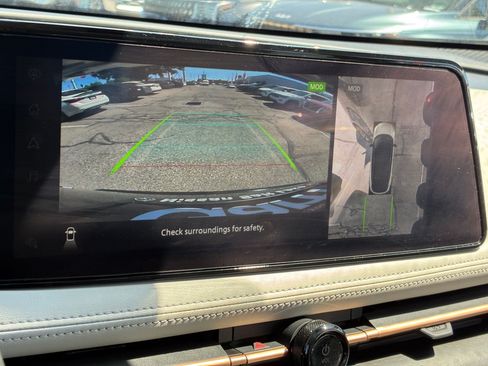 Used 2023 Nissan Ariya AWD image 25