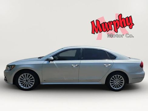 Used 2016 Volkswagen Passat 1.8T SE FWD image 5