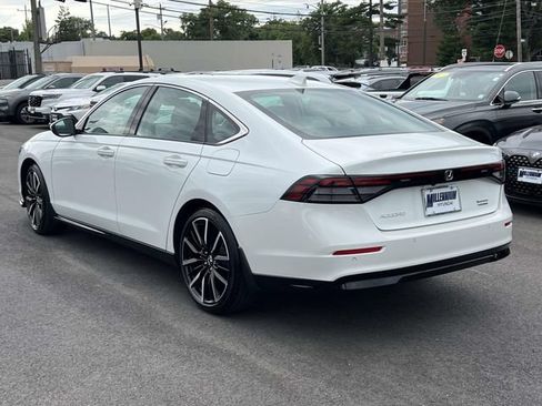 Used 2023 Honda Accord Touring image 6
