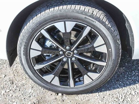 New 2026 Volvo XC60 B5 Plus w/ Climate Package PRO image 26