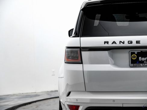 Used 2020 Land Rover Range Rover Sport SVR image 12