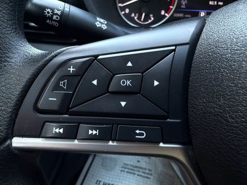 Used 2025 Nissan Sentra SV image 14