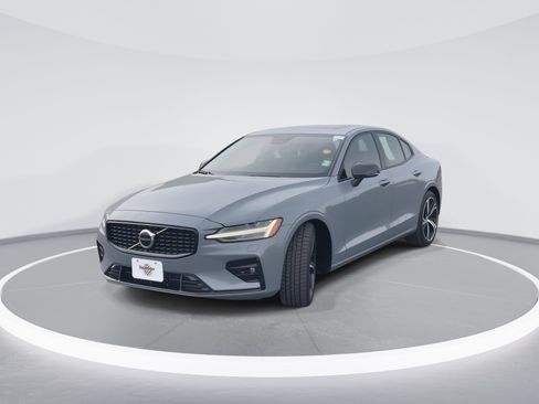 Used 2024 Volvo S60 B5 Core w/ Climate Package AWD/4WD image 3