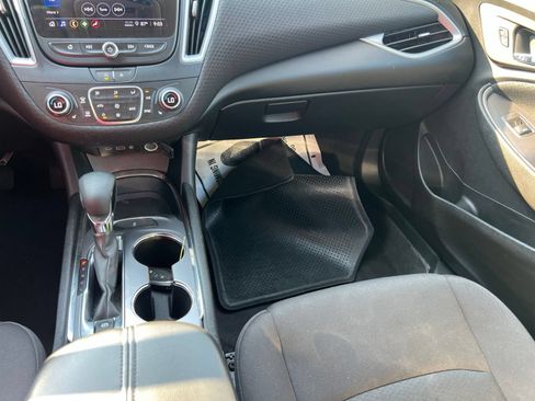 Used 2023 Chevrolet Malibu LT FWD image 31