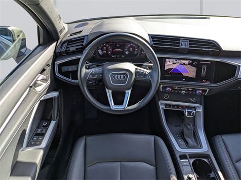 Used 2024 Audi Q3 2.0T Premium image 17