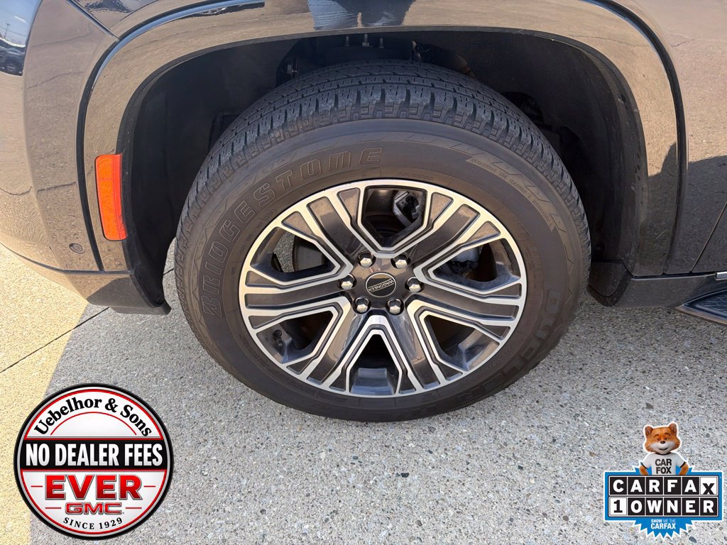 Used 2025 Jeep Wagoneer L Series II w/ 8-pass Seating Package AWD/4WD image 16