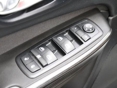 Used 2014 Jeep Cherokee Sport FWD image 26