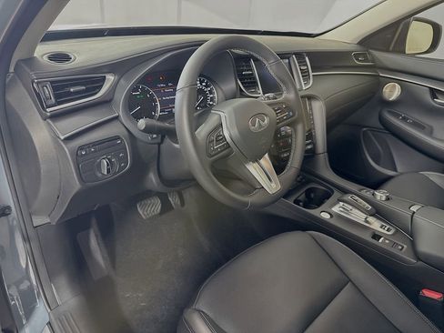 Certified 2025 INFINITI QX50 Luxe w/ Accent Package image 11