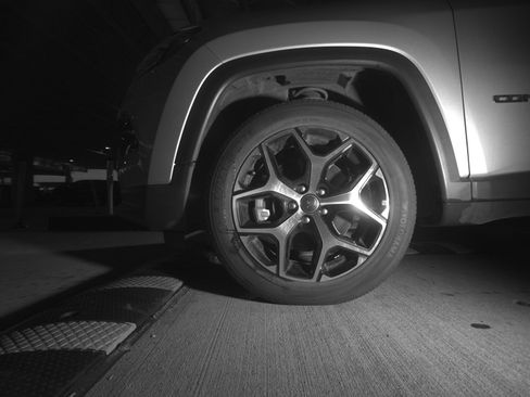 Used 2025 Jeep Compass Limited image 12